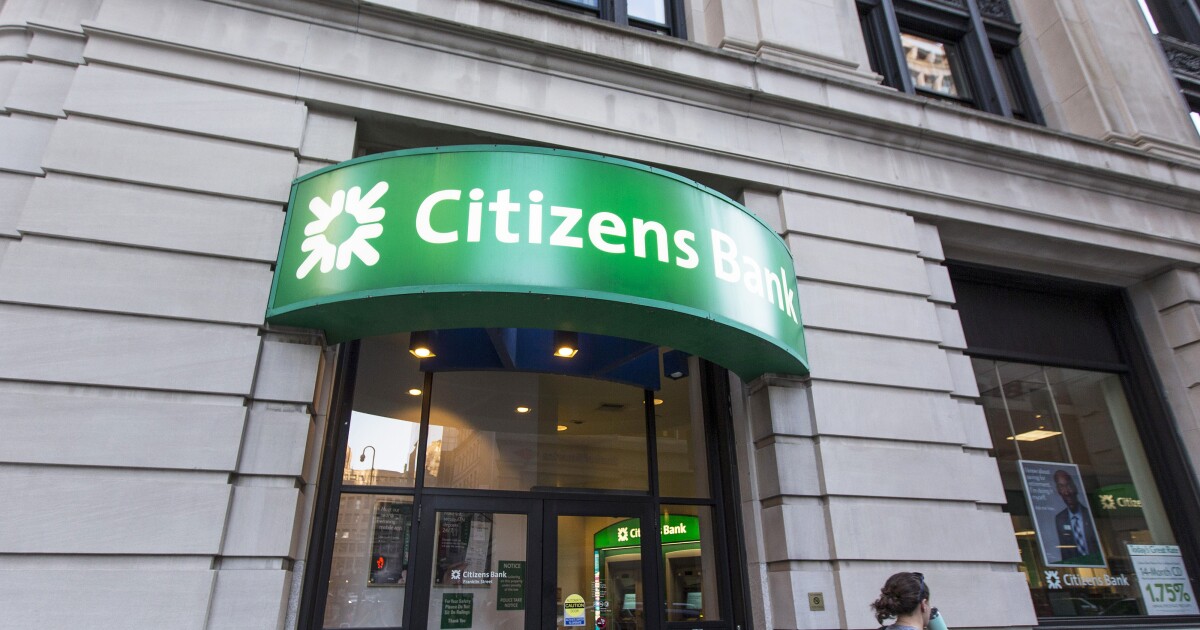 Citizens looks beyond loans in effort to tap student market